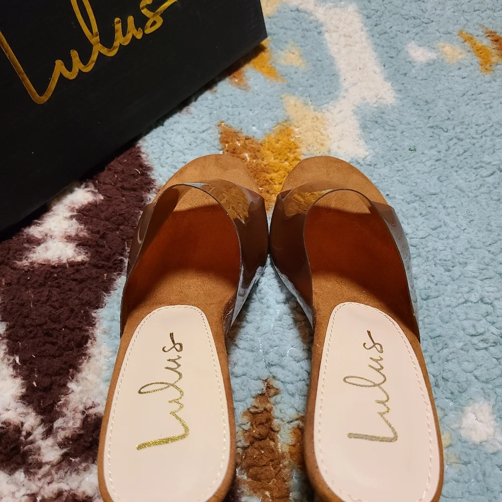 Lulus - Picture 9 of 11